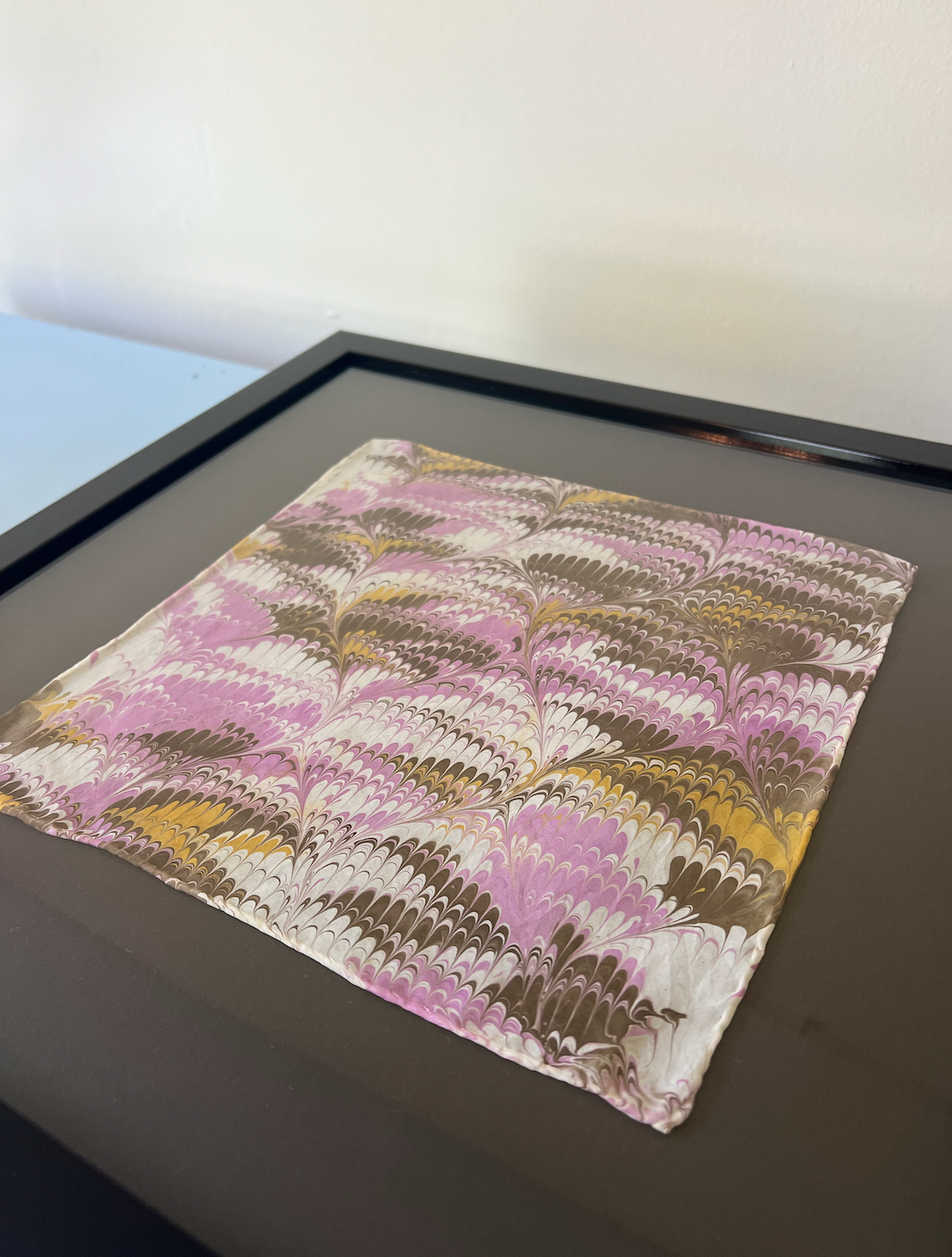 Marbled Scarf Brown Gloss Frame