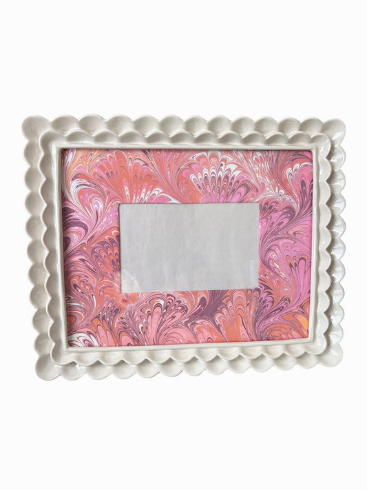 Bouquet Scallop Frame