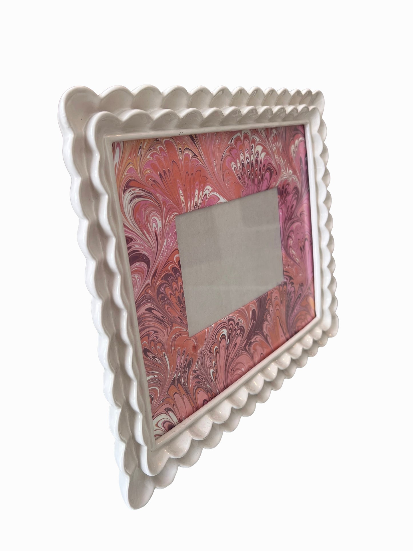 Bouquet Scallop Frame