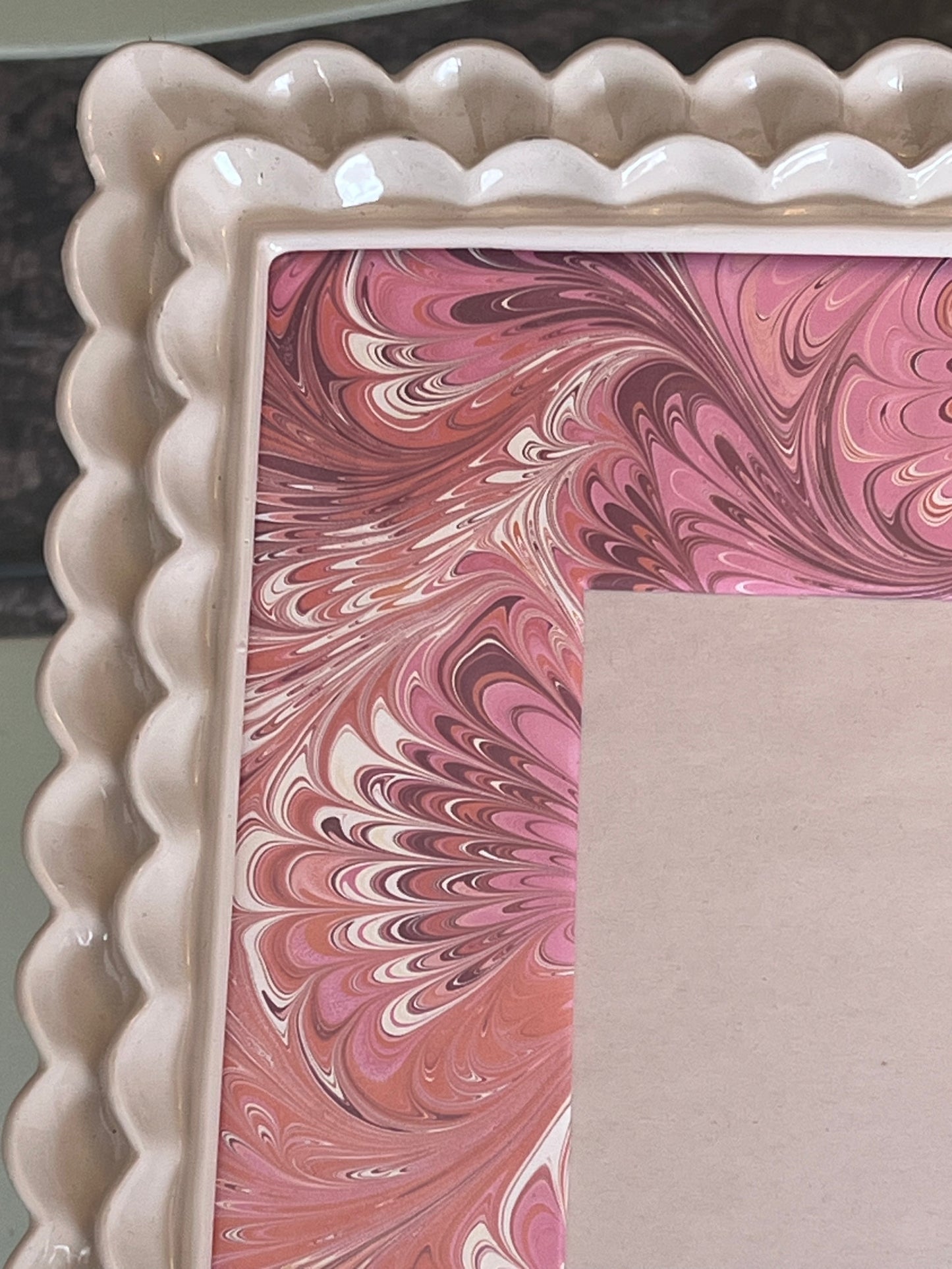 Bouquet Scallop Frame